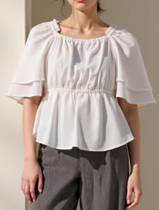ギャザースクエアネックブラウス