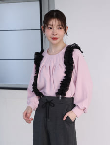 フロントタックプリーツブラウス