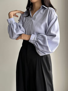 取外し可能タイ付きスキッパーブラウス