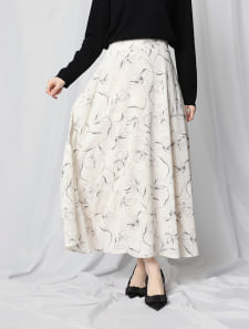 【U150サイズあり】フラワープリントフレアロングスカート