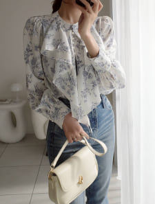 【cho____07セレクト】 フラワープリントパールフリルブラウス