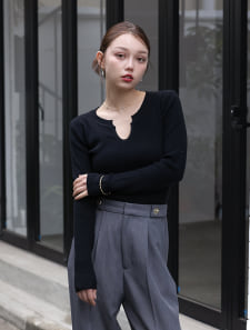 キーネックスプリングニット