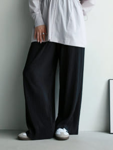 ポケット付きセルフカットプリーツパンツ