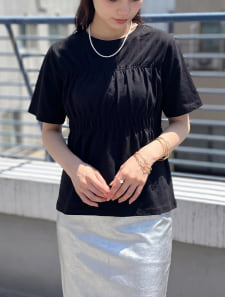 シャーリングデザインTシャツ