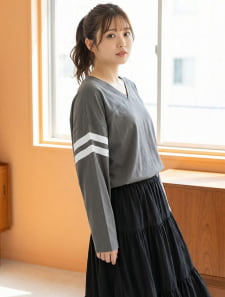 ラインデザインTシャツ