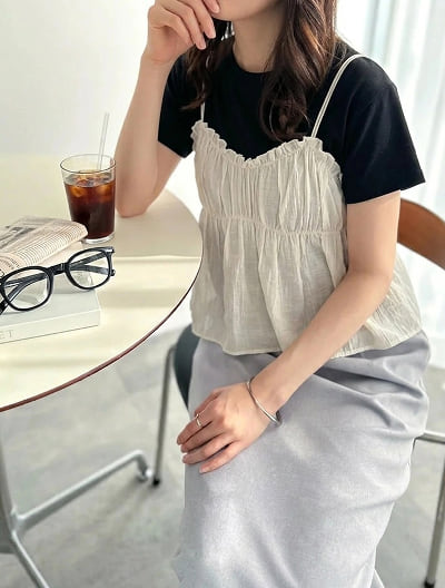 ギャザービスチェ付きTシャツ