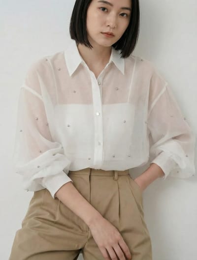 スタッズ付きシアーシャツ