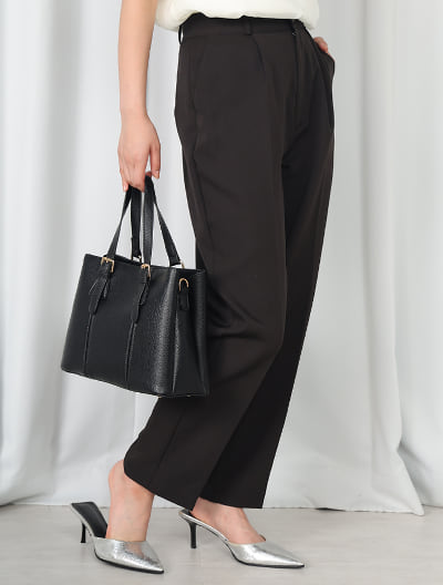 テーパードパンツ