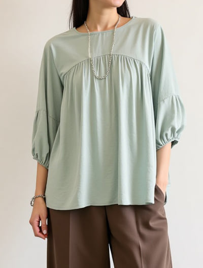 ギャザーデザインフレアブラウス