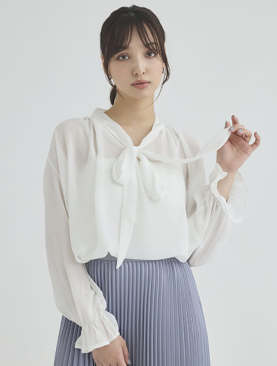 ボウタイシアーブラウス