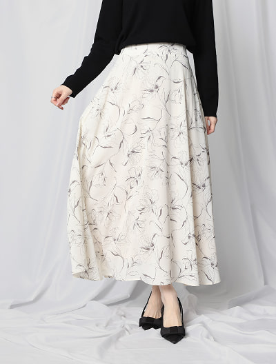 【U150サイズあり】フラワープリントフレアロングスカート