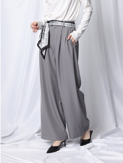 【U150サイズあり】スカーフ付きタックワイドパンツ