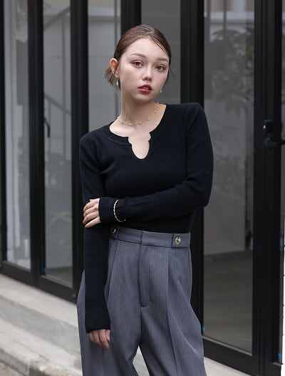 キーネックスプリングニット