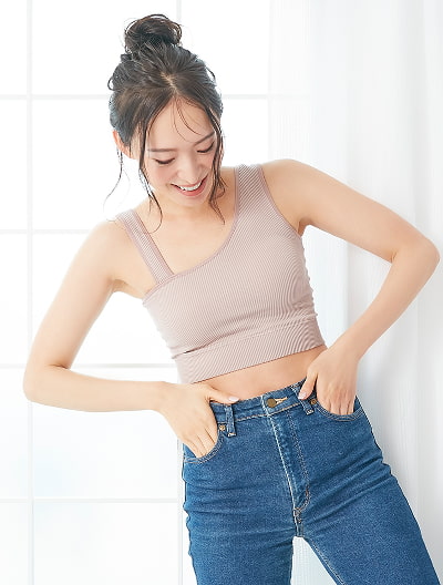 【ラクに着れてアスレジャースタイルにもおすすめ！】成型リブアシメハーフトップ