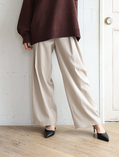 タックトラウザーパンツ