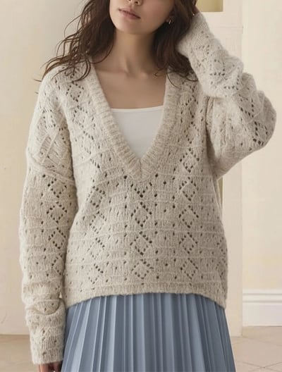 透かし編みVネックニット