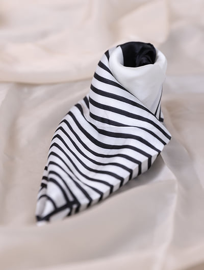 ジオメトリックラインスカーフ