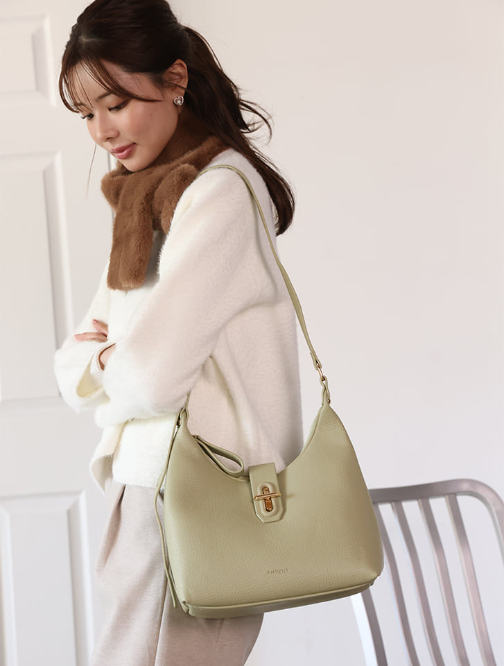 ソフトシェイプショルダーバッグ