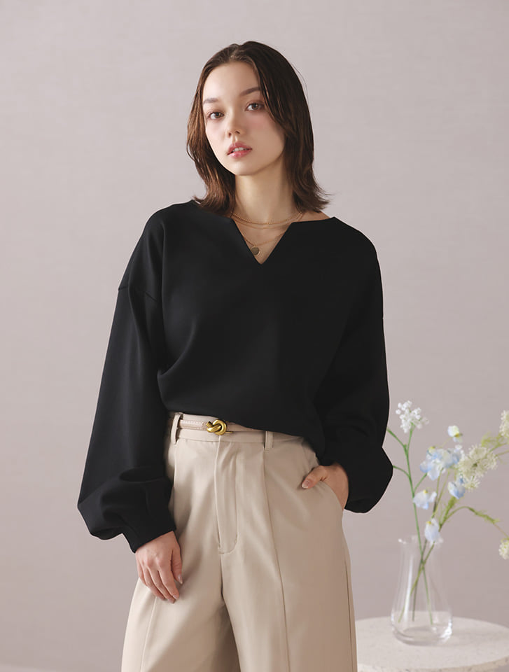 ダンボールキーネックトップス