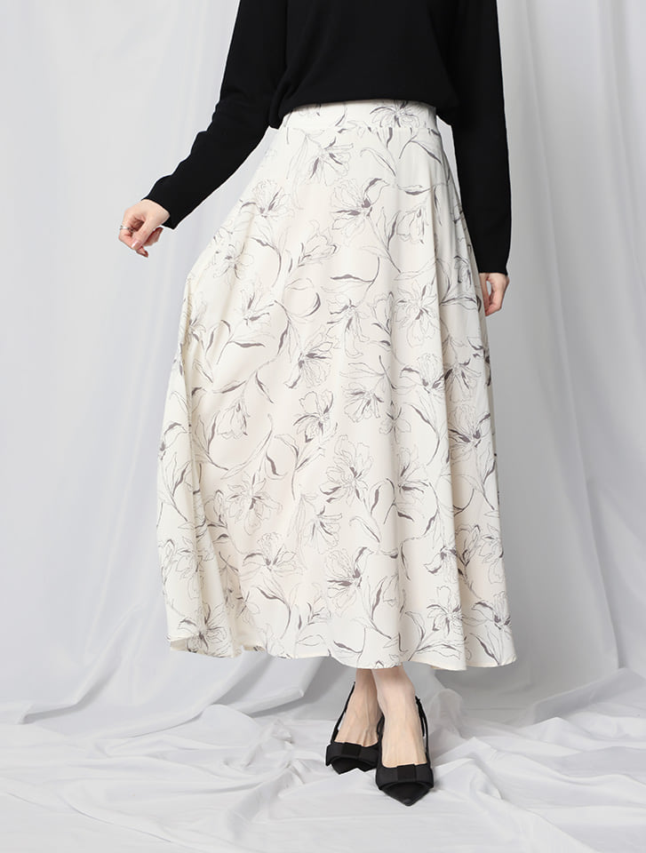【U150サイズあり】フラワープリントフレアロングスカート