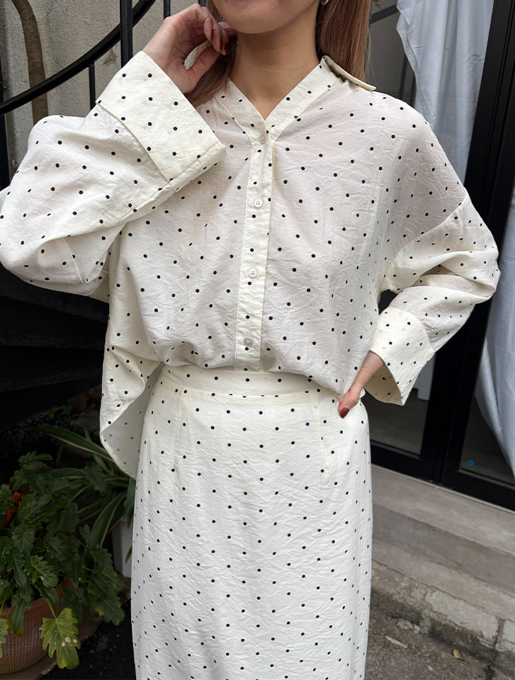 【miyopuセレクト】 ドット柄スキッパーシャツ