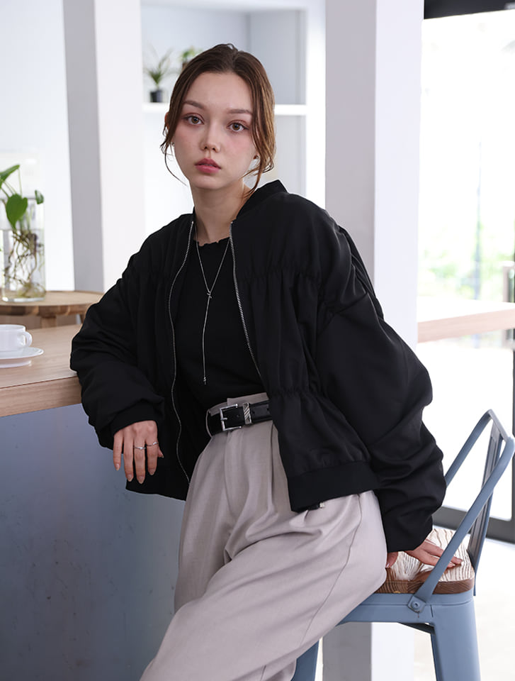 シャーリングデザインブルゾン