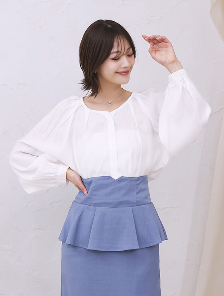 ショルダータックブラウス