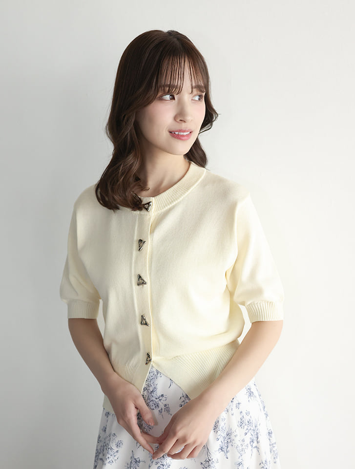 サンカクニュアンスボタンカーディガン