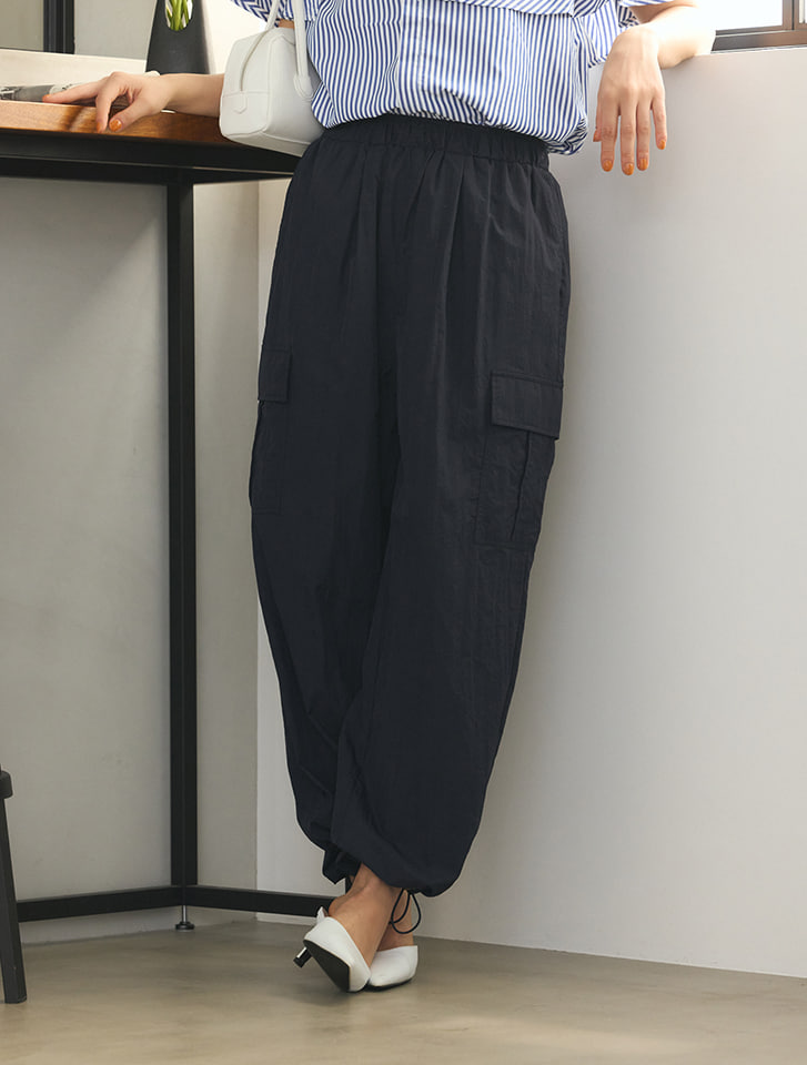 パラシュートカーゴパンツ