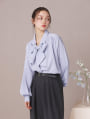 取外し可能タイ付きスキッパーブラウス